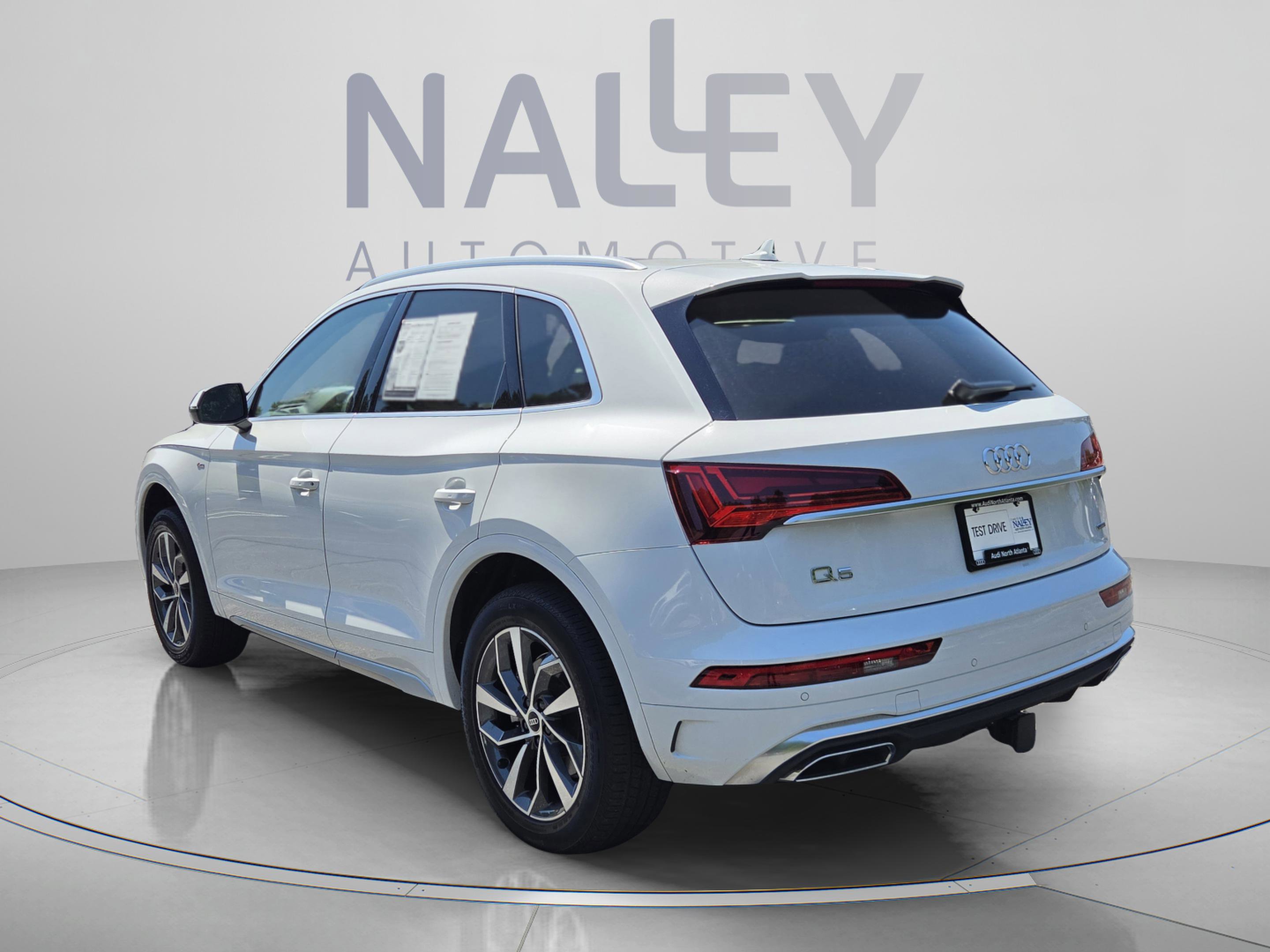 Used 2023 Audi Q5 2.0T Premium Plus w/ Premium Plus Package AWD/4WD image 3