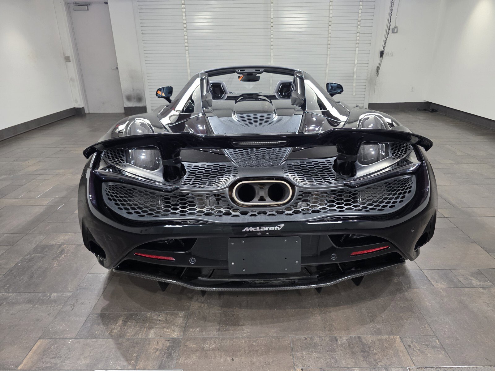 New 2025 McLaren 750S Spider RWD image 5