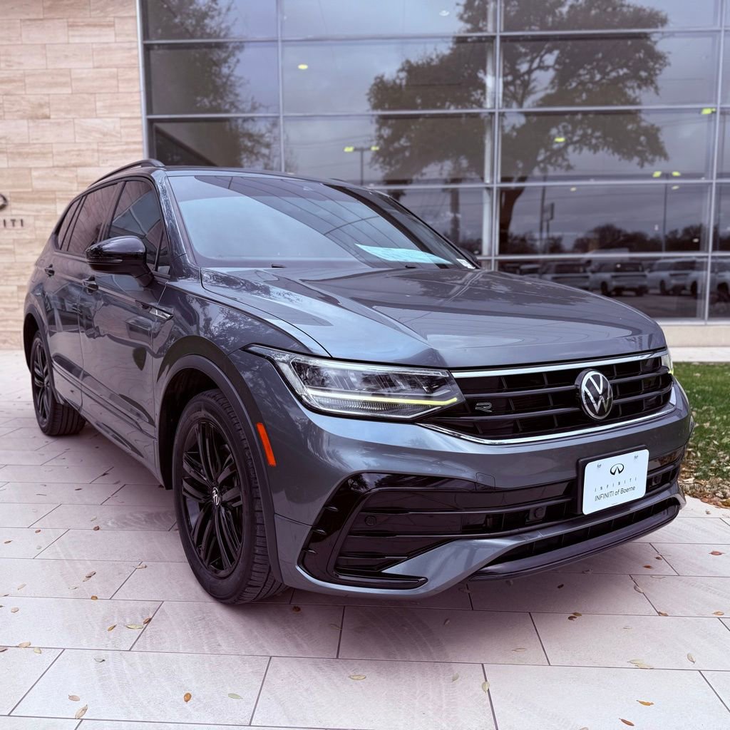 Used 2022 Volkswagen Tiguan SE R-Line image 3