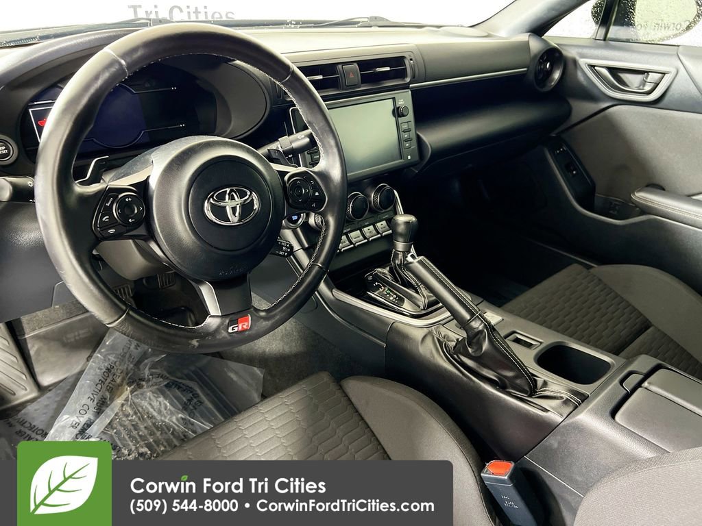 Used 2022 Toyota GR86 Base image 3