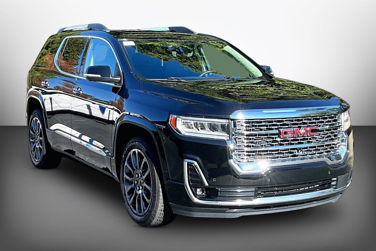 Used 2023 GMC Acadia Denali w/ Black Diamond Edition FWD image 2