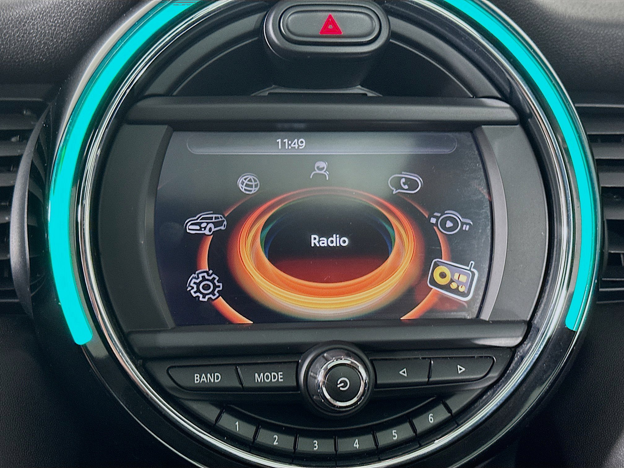 Used 2015 MINI Cooper 4-Door Hardtop FWD image 19
