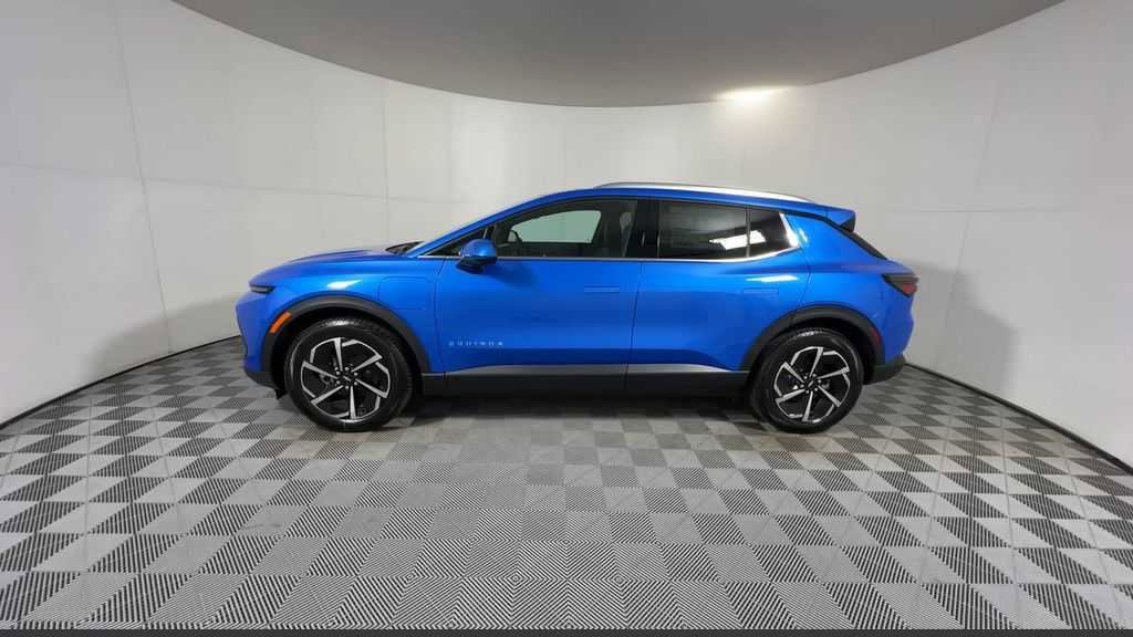 New 2026 Chevrolet Equinox EV LT AWD/4WD image 9