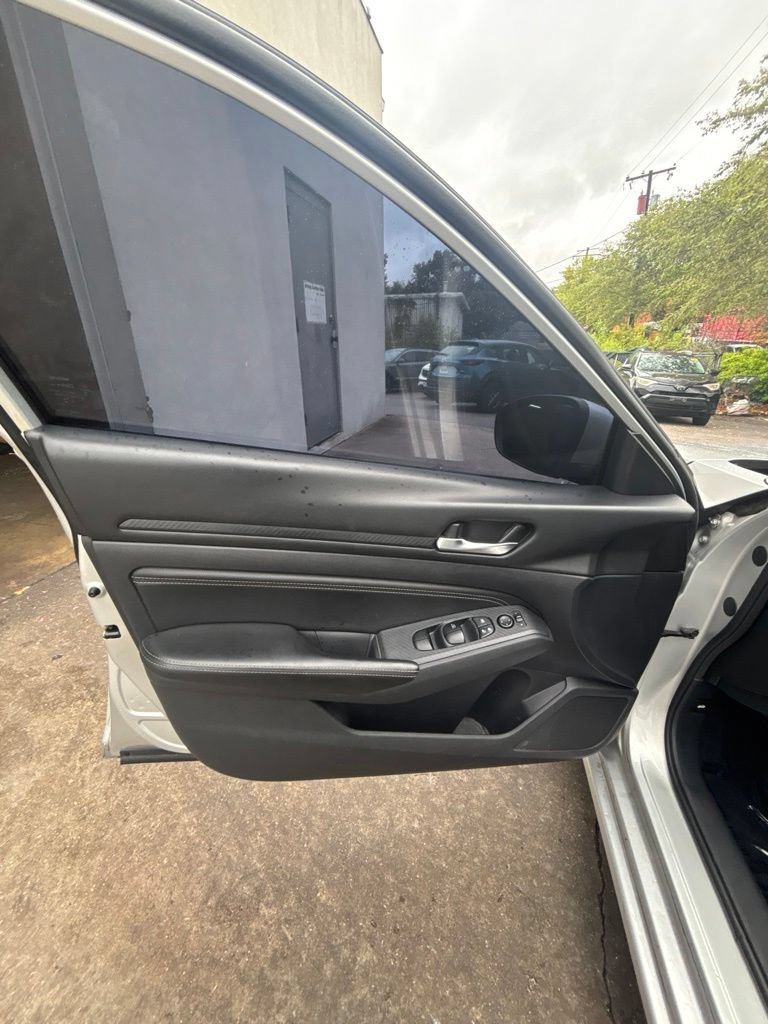 Used 2020 Nissan Altima 2.5 S FWD image 11