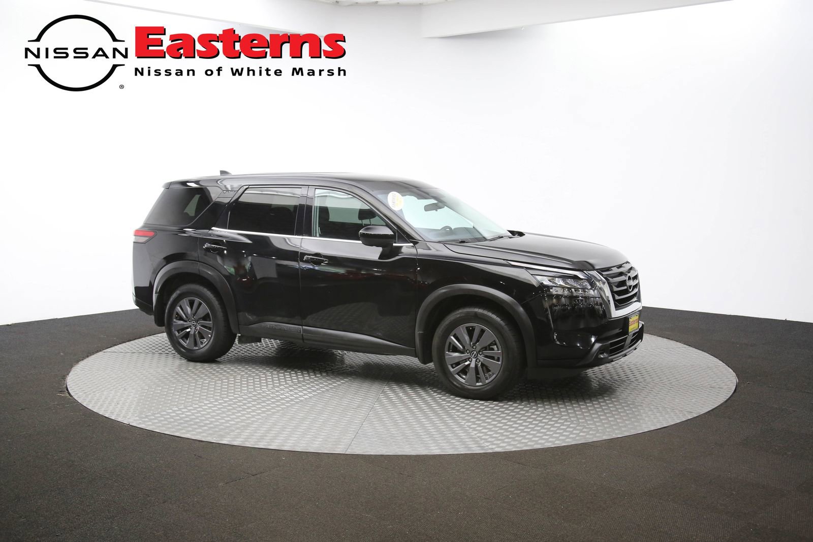 Used 2024 Nissan Pathfinder S image 89