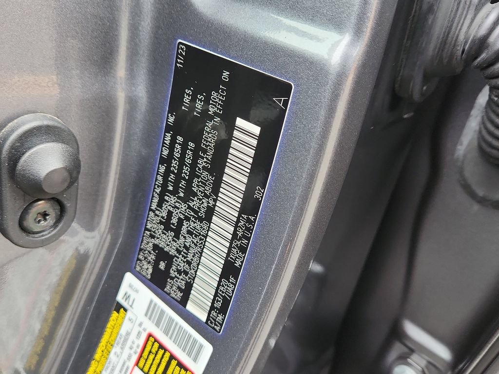 Used 2024 Toyota Highlander XLE AWD/4WD image 19