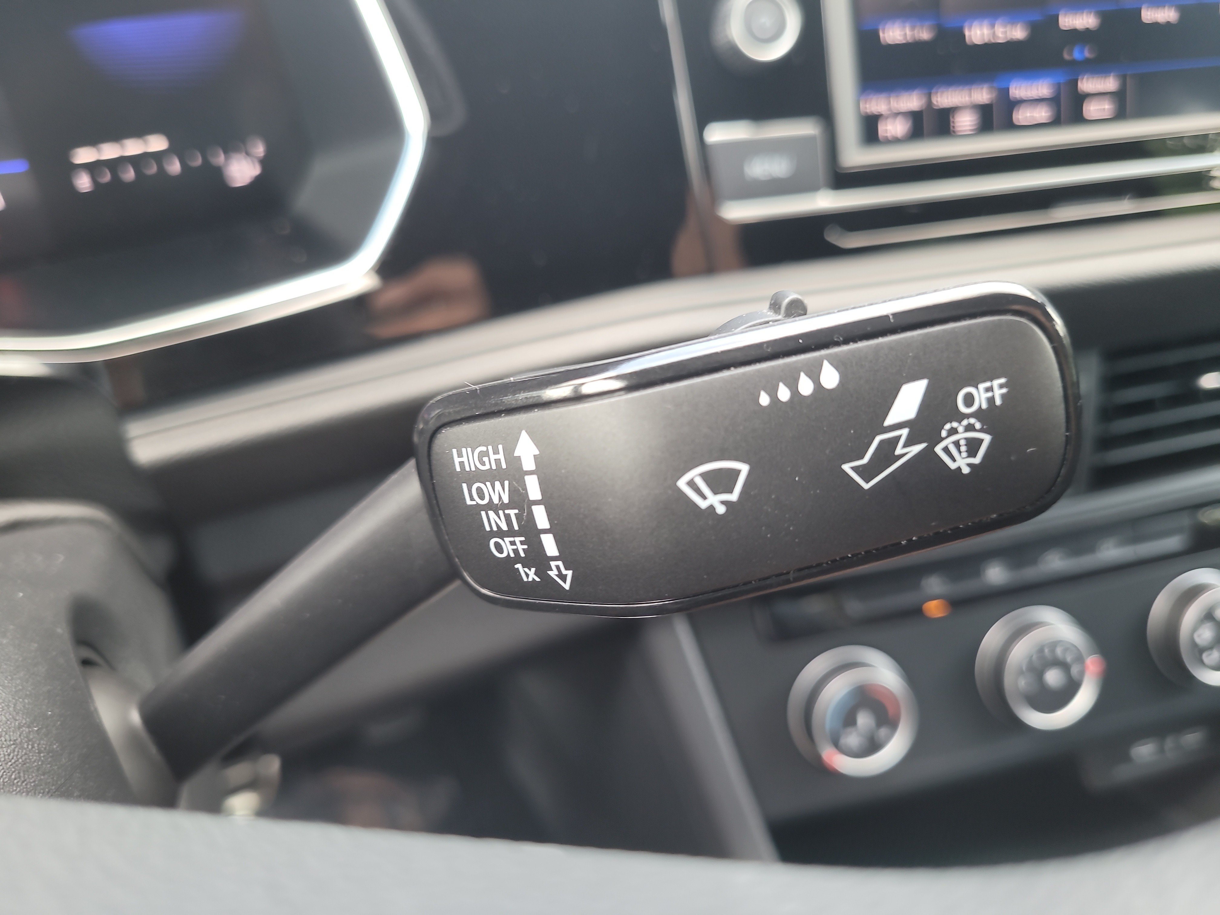 Used 2023 Volkswagen Jetta Sport FWD image 28