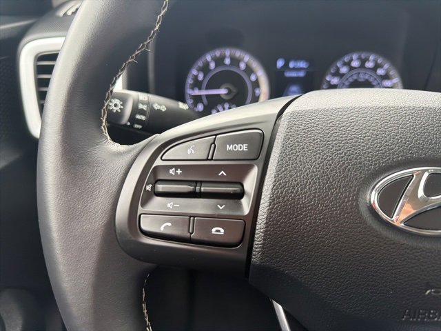 Certified 2022 Hyundai Venue Limited w/ Cargo Package image 21