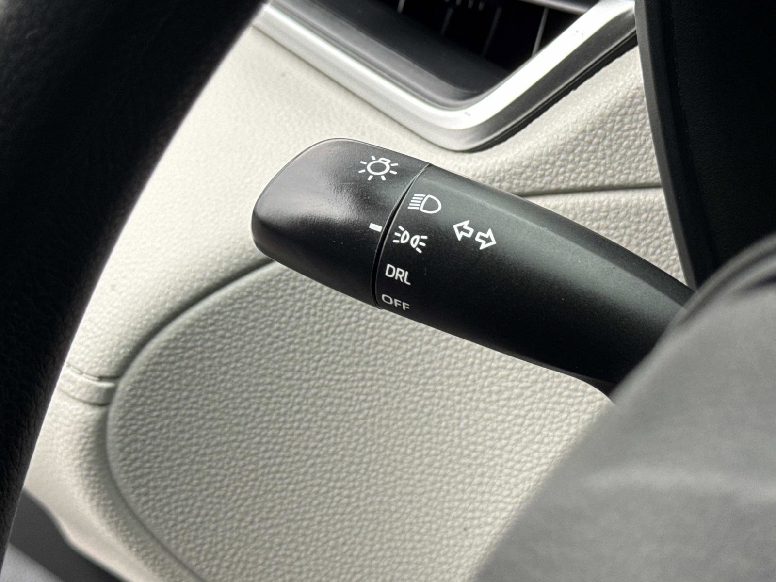 Used 2023 Toyota Corolla Cross L image 9