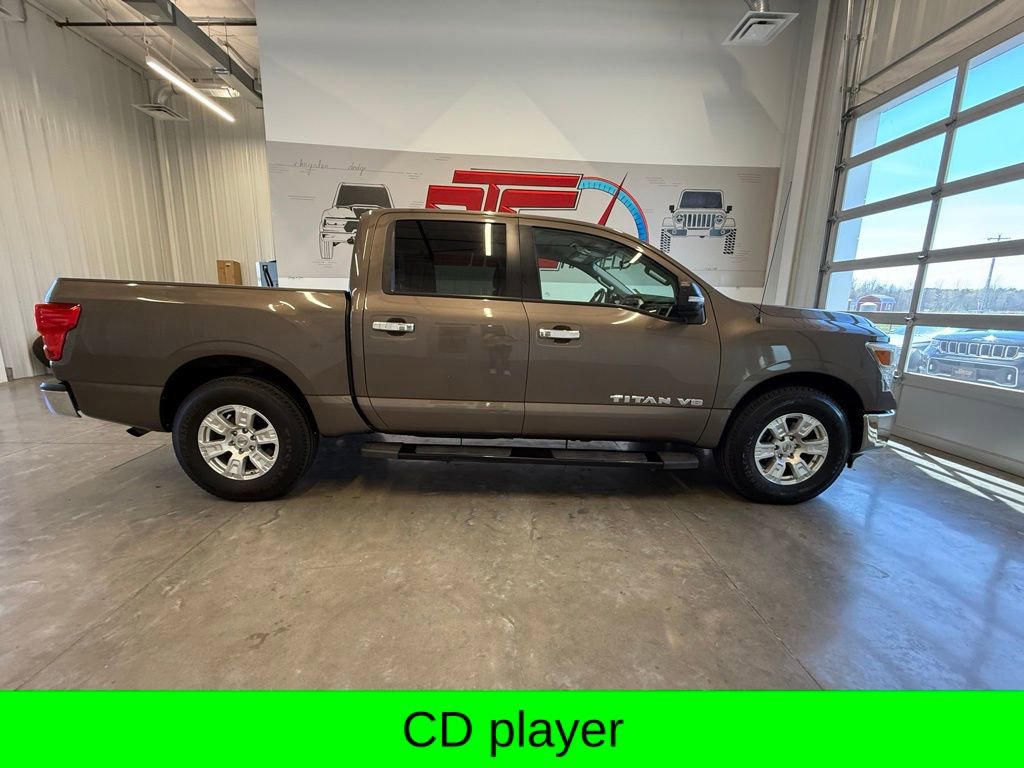Used 2018 Nissan Titan SV AWD/4WD image 3