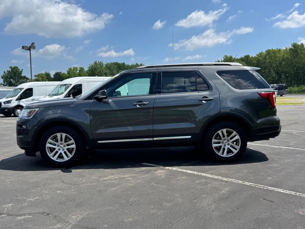 Certified 2019 Ford Explorer XLT w/ Equipment Group 202A AWD/4WD image 4