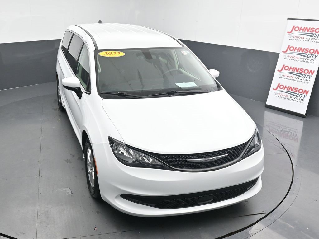 Used 2022 Chrysler Voyager LX image 25