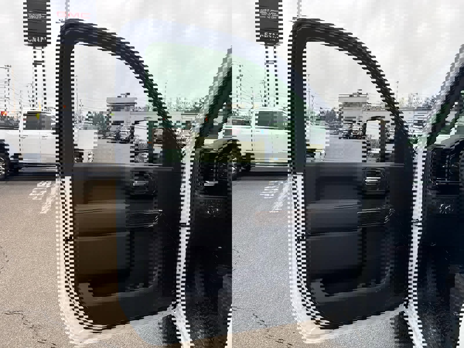 New 2026 GMC Sierra 3500 SLE w/ SLE Convenience Package image 13