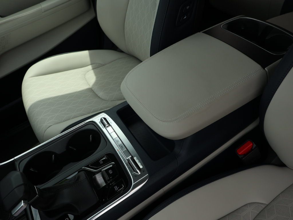 New 2026 Kia Carnival SX w/ SX Dark Edition Package FWD image 21