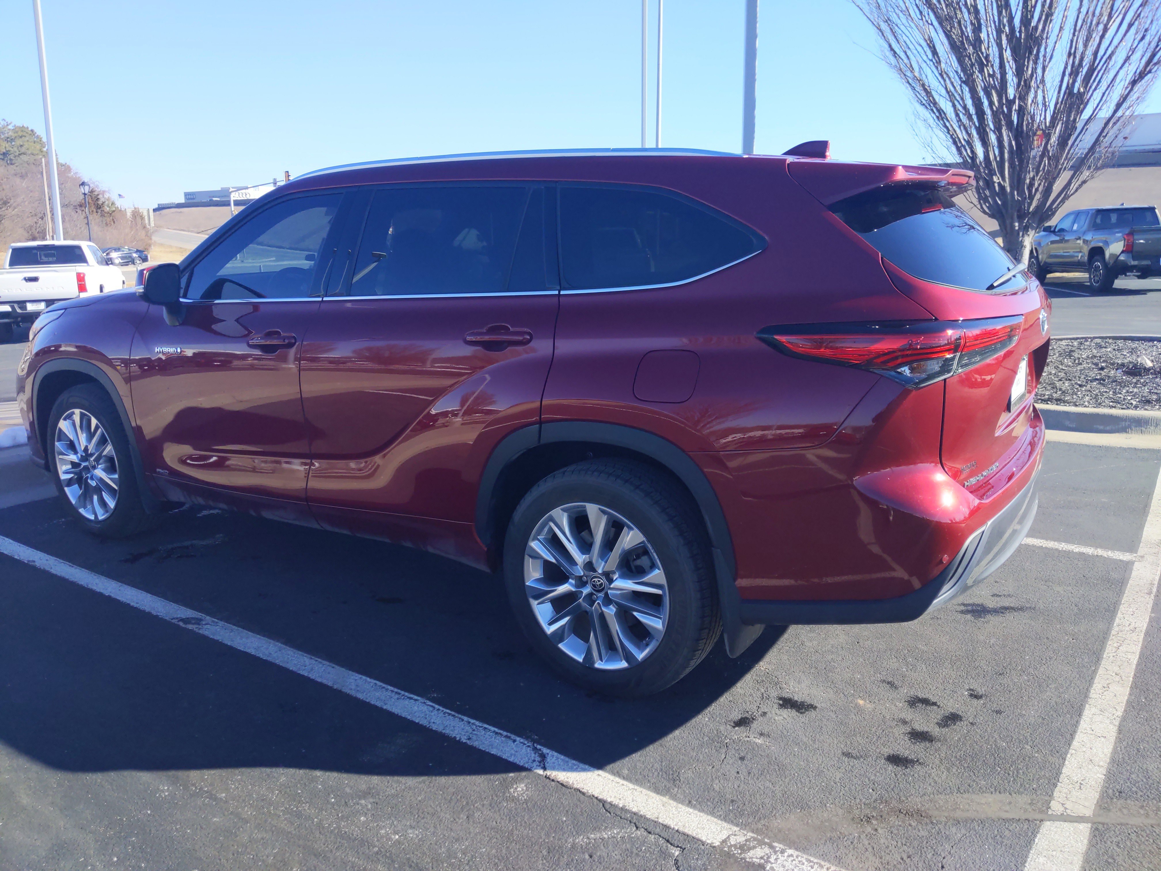 Certified 2021 Toyota Highlander Limited image 8