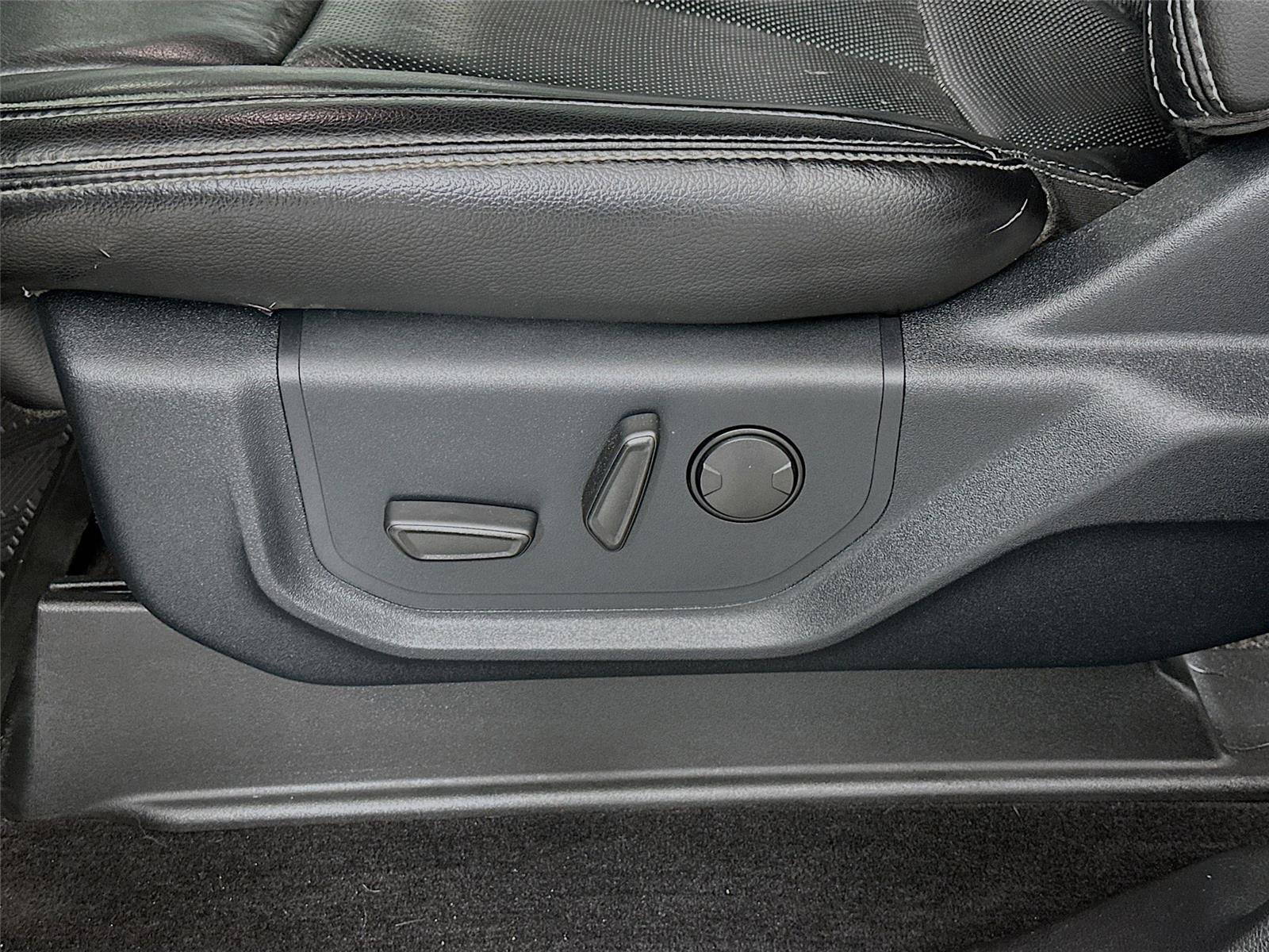 Used 2019 Ford F150 Lariat w/ Equipment Group 502A Luxury AWD/4WD image 22