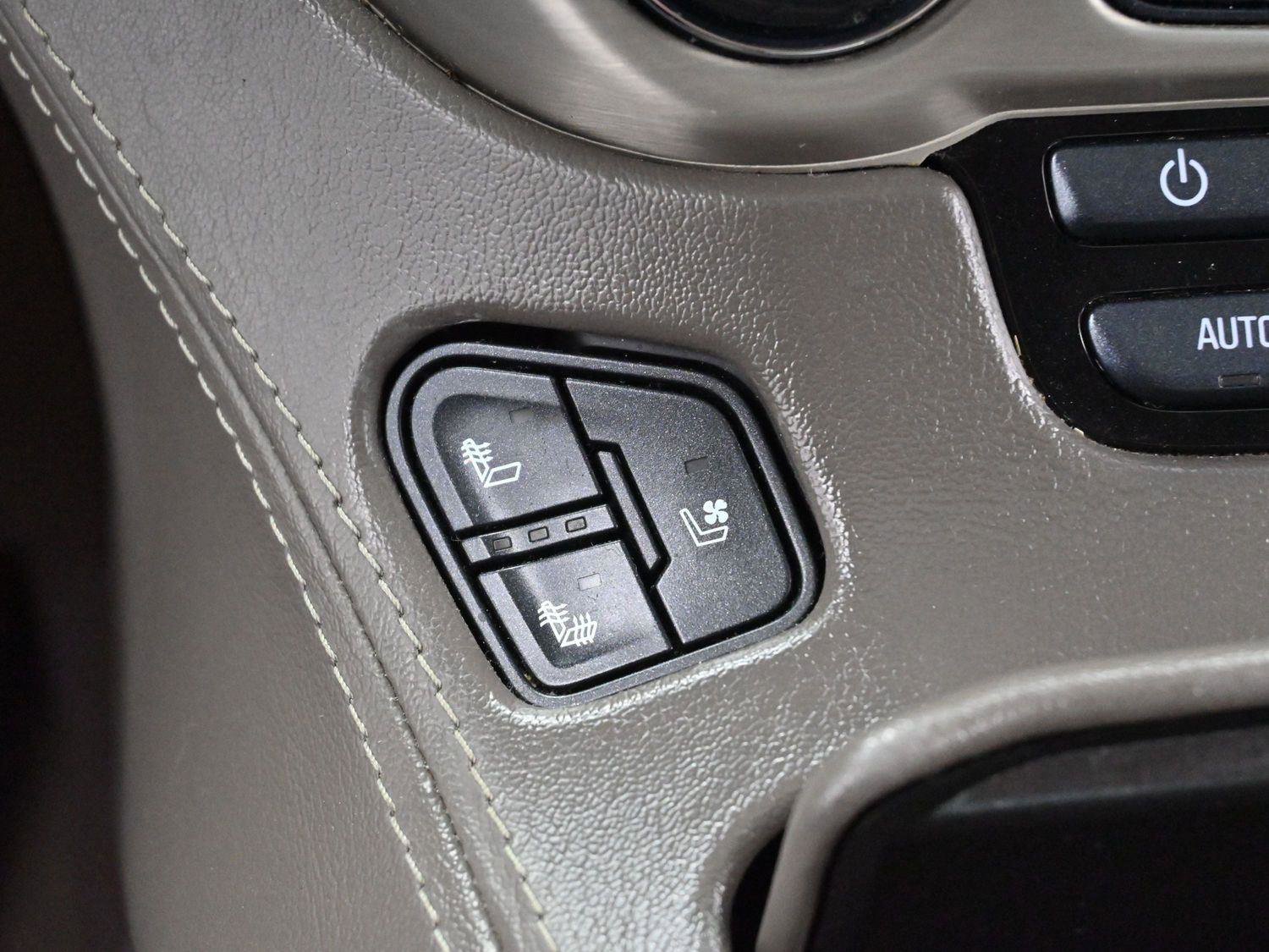 Used 2019 GMC Yukon XL Denali w/ Denali Ultimate Package AWD/4WD image 23