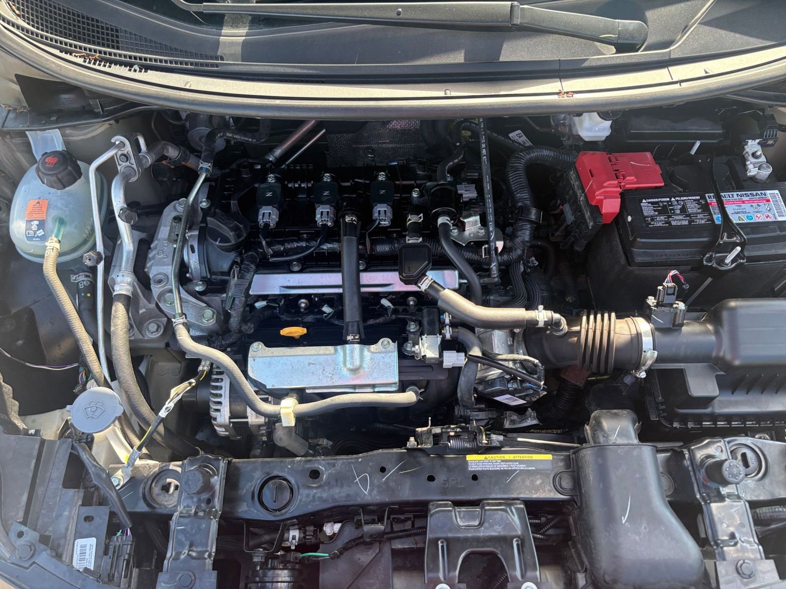 Used 2025 Nissan Versa SV image 30