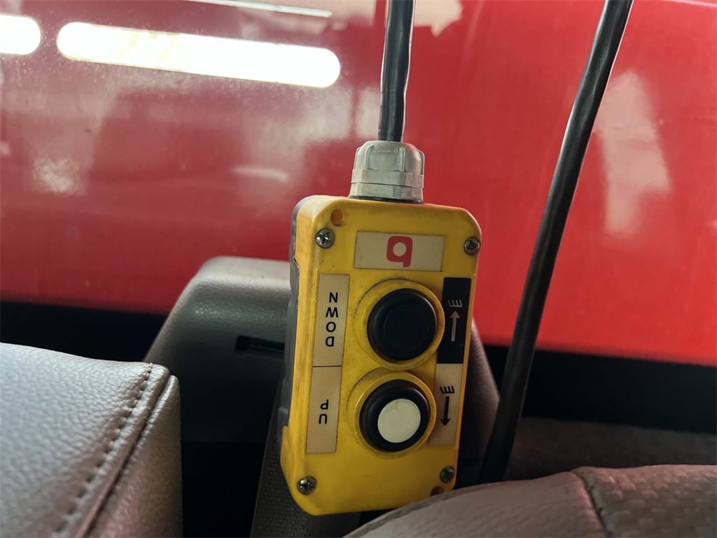 Used 2017 Ford F550 4x4 Regular Cab Super Duty image 23