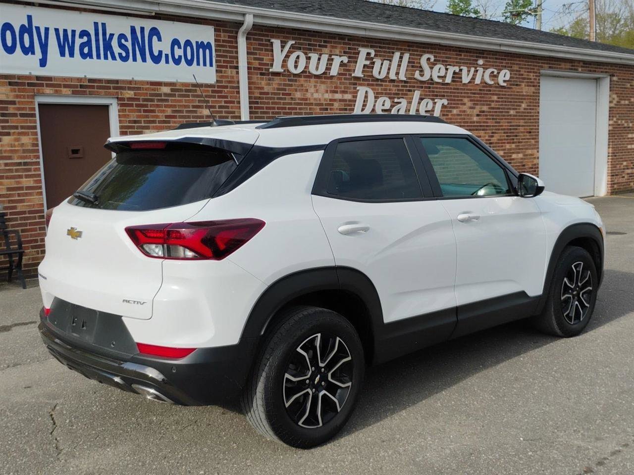 Used 2022 Chevrolet TrailBlazer ACTIV w/ Convenience Package FWD image 5