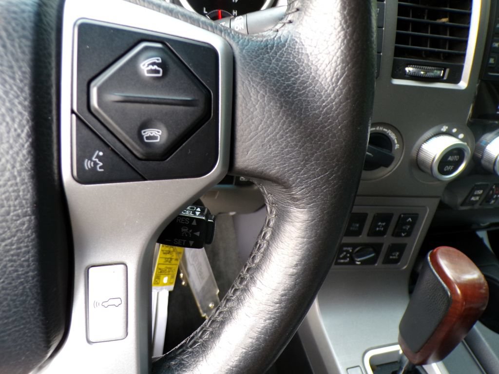 Used 2015 Toyota Sequoia Platinum AWD/4WD image 28
