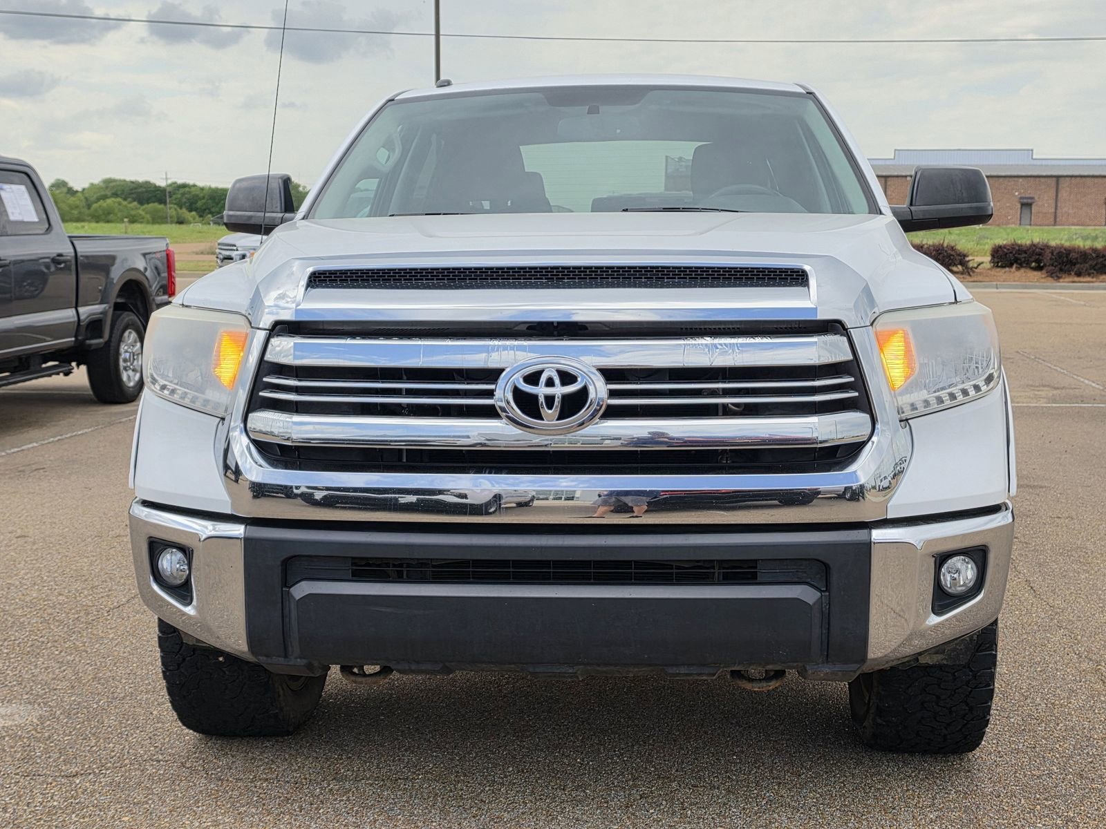 Used 2017 Toyota Tundra SR5 image 2