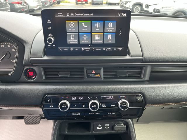 Used 2025 Honda Pilot TrailSport image 14
