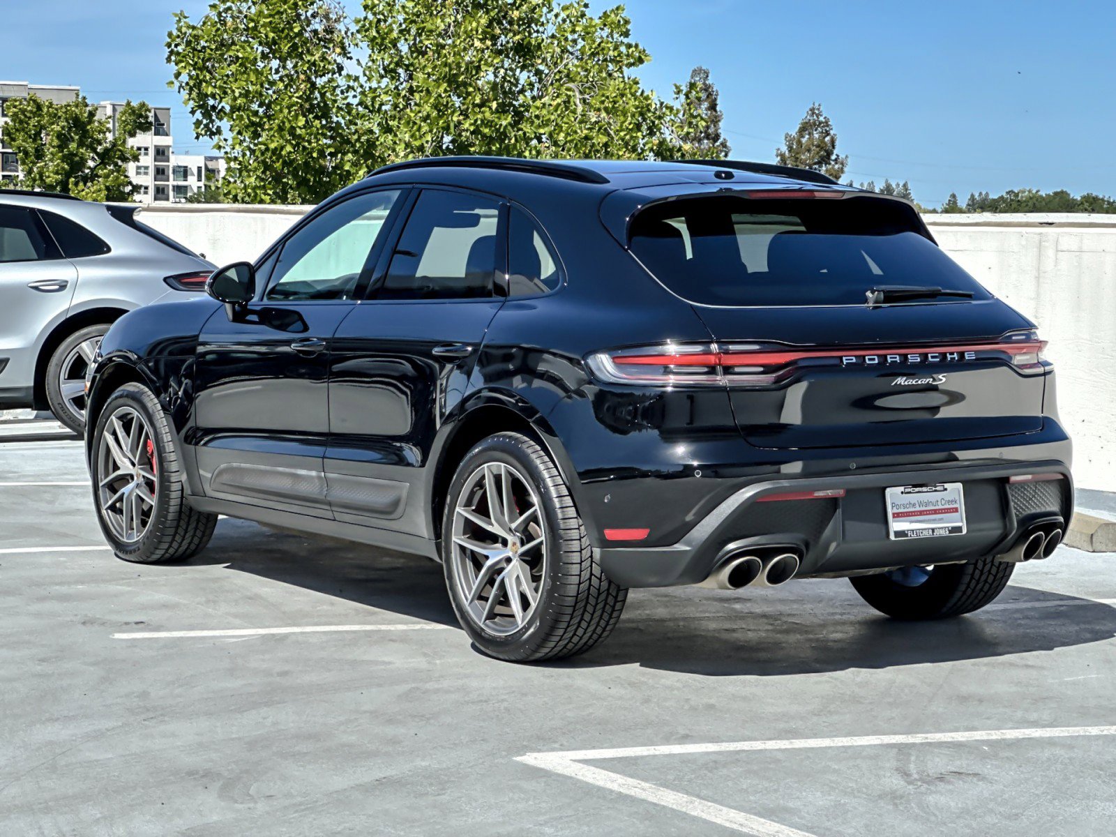 Certified 2023 Porsche Macan S image 3
