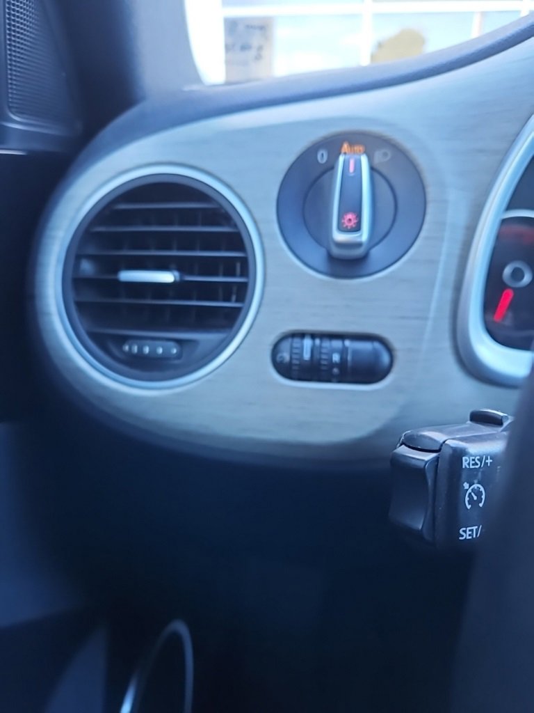 Used 2018 Volkswagen Beetle 2.0T Coast image 31