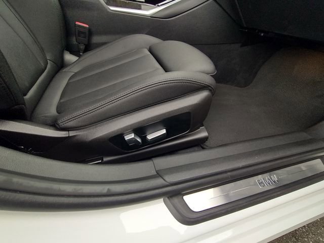 Used 2021 BMW 330i Sedan w/ Driving Assistance Package image 47
