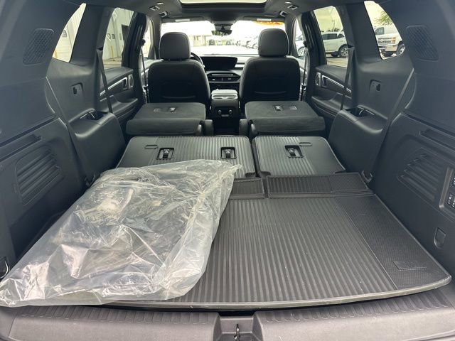 Used 2025 Buick Enclave Avenir AWD/4WD image 63