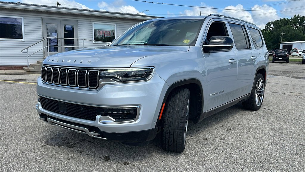 Used 2024 Jeep Wagoneer Series III w/ Premium Group I image 8
