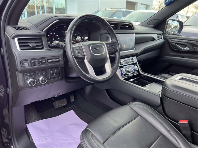 Used 2023 GMC Yukon XL Denali w/ Denali Reserve Package image 16