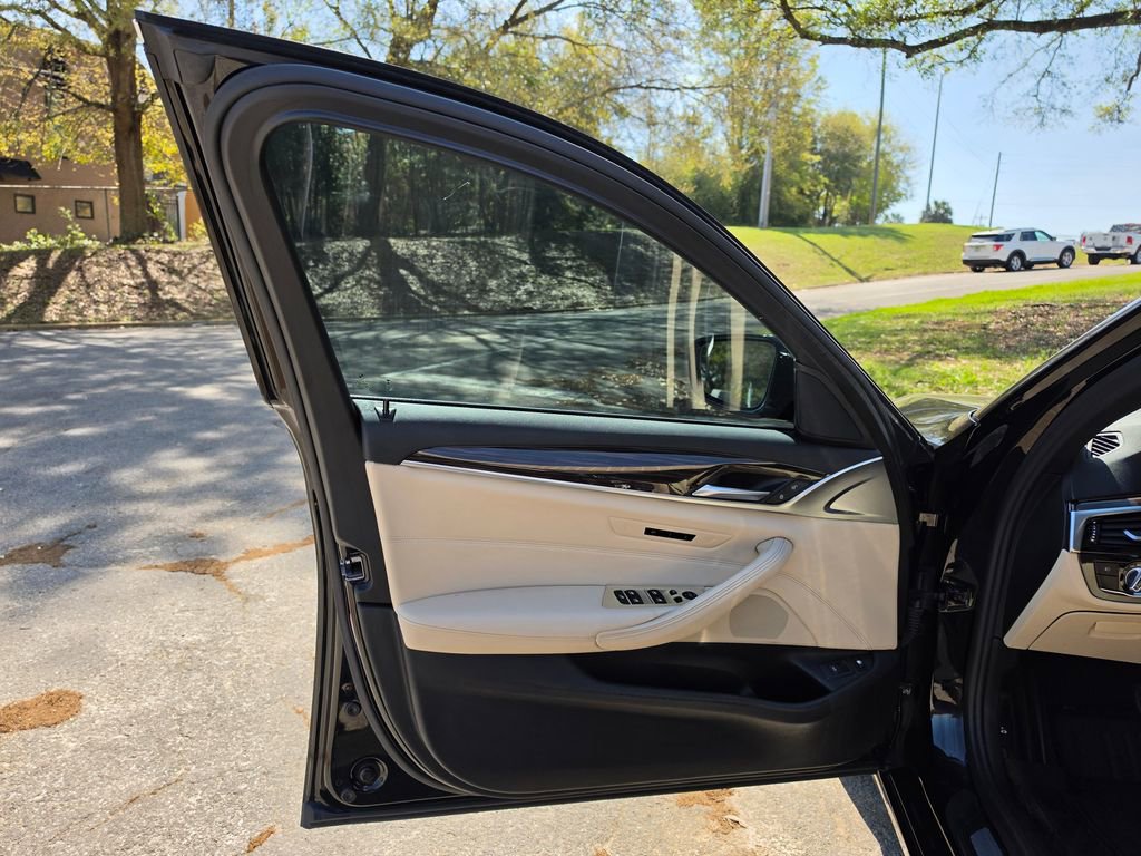 Used 2018 BMW 530e 530e iPerformance image 27