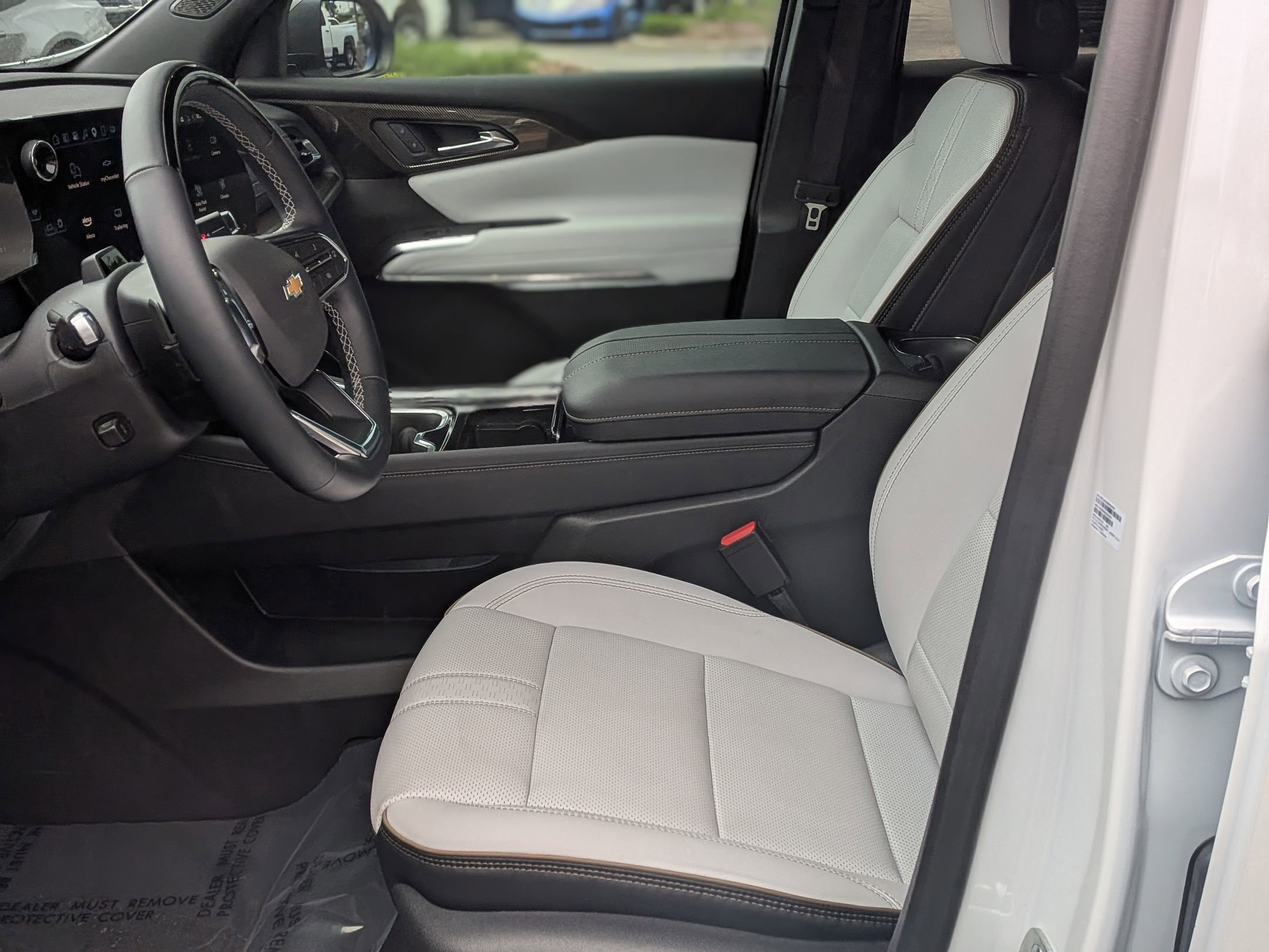 Certified 2025 Chevrolet Traverse High Country w/ LPO, Floor Liner Package FWD image 16