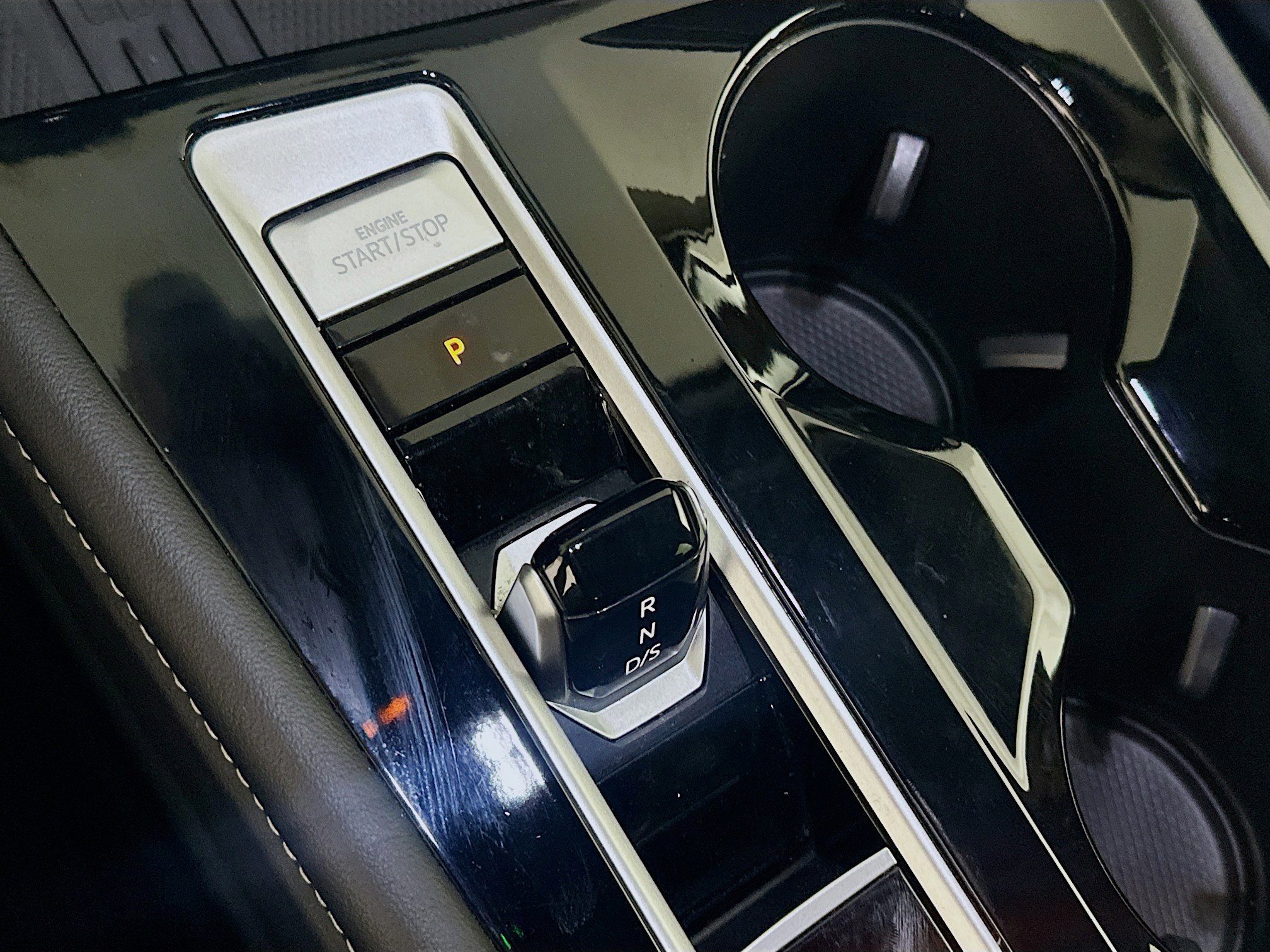 Used 2025 Volkswagen Atlas SE image 22