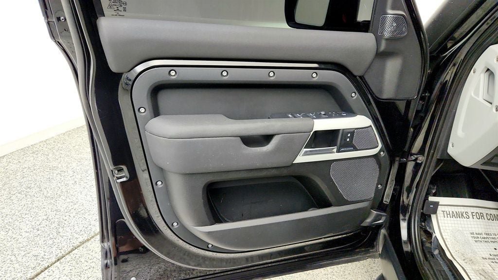 Used 2020 Land Rover Defender 110 SE AWD/4WD image 10