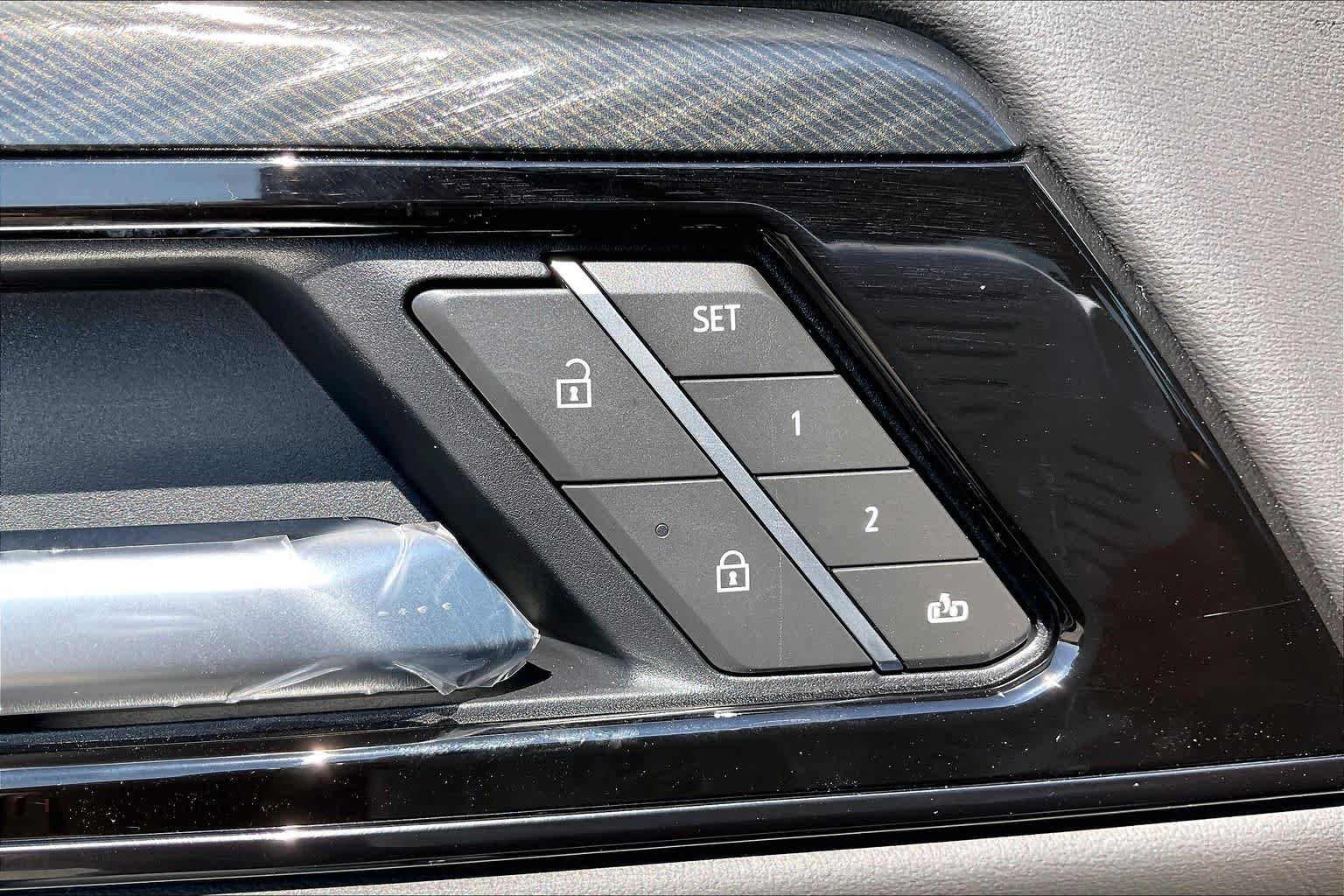 New 2026 GMC Yukon XL AT4 w/ AT4 Premium Package AWD/4WD image 14