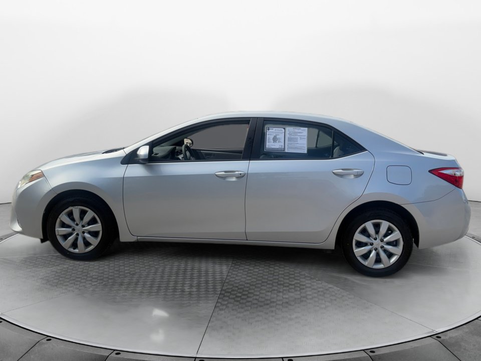 Used 2016 Toyota Corolla LE FWD image 4