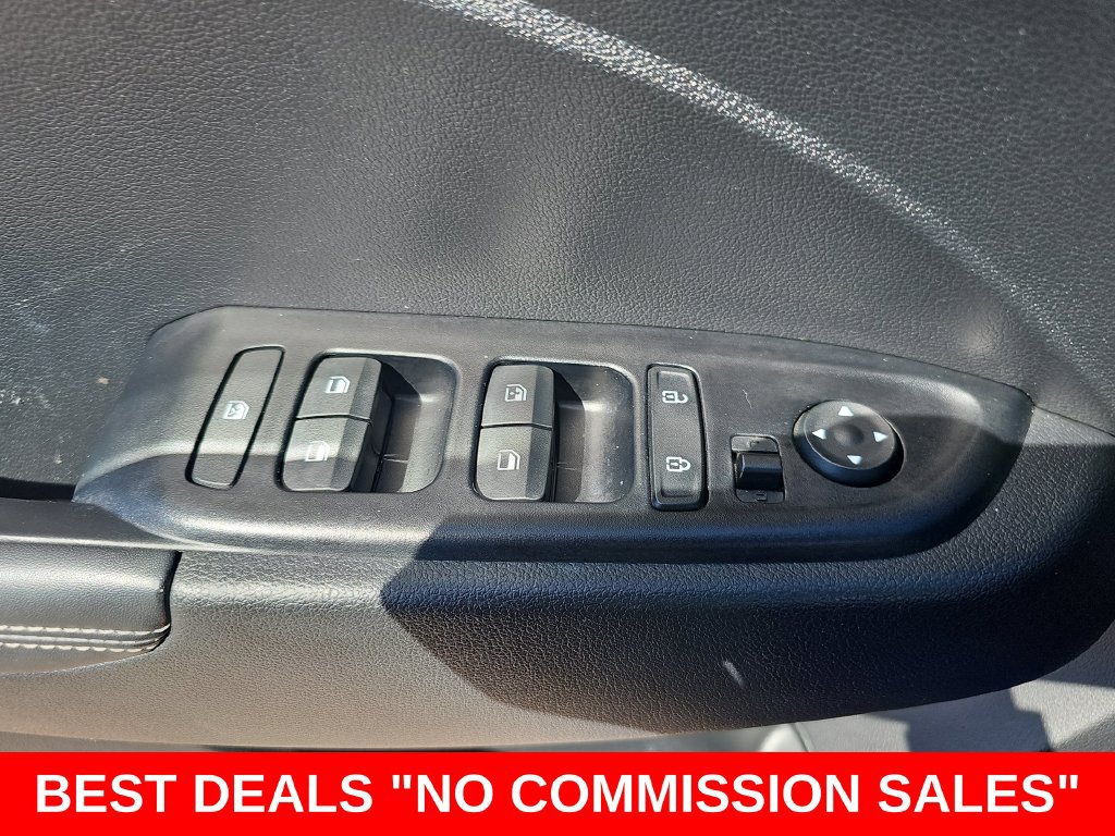 Used 2022 Hyundai Venue Limited FWD image 27
