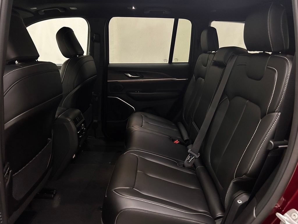 New 2026 Jeep Grand Cherokee Limited w/ Limited Altitude Package AWD/4WD image 14