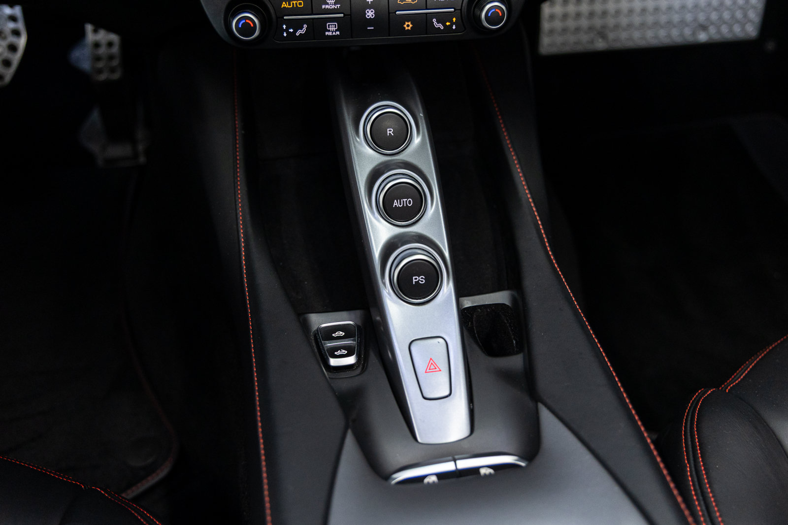 Used 2020 Ferrari Portofino RWD image 40