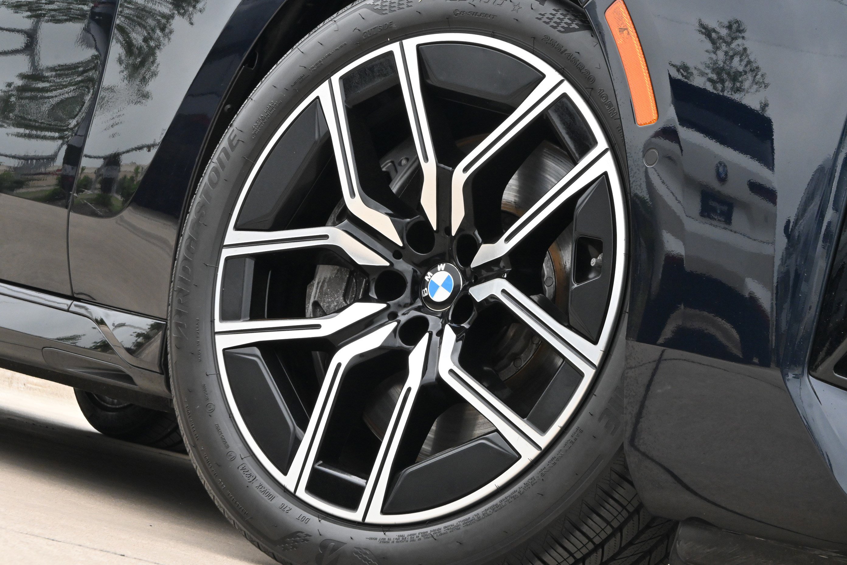 Certified 2024 BMW 760i xDrive AWD/4WD image 11