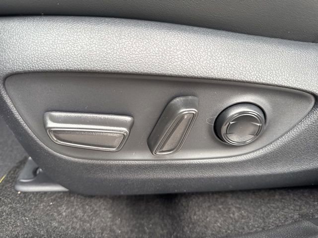 Used 2025 Toyota RAV4 Limited image 13