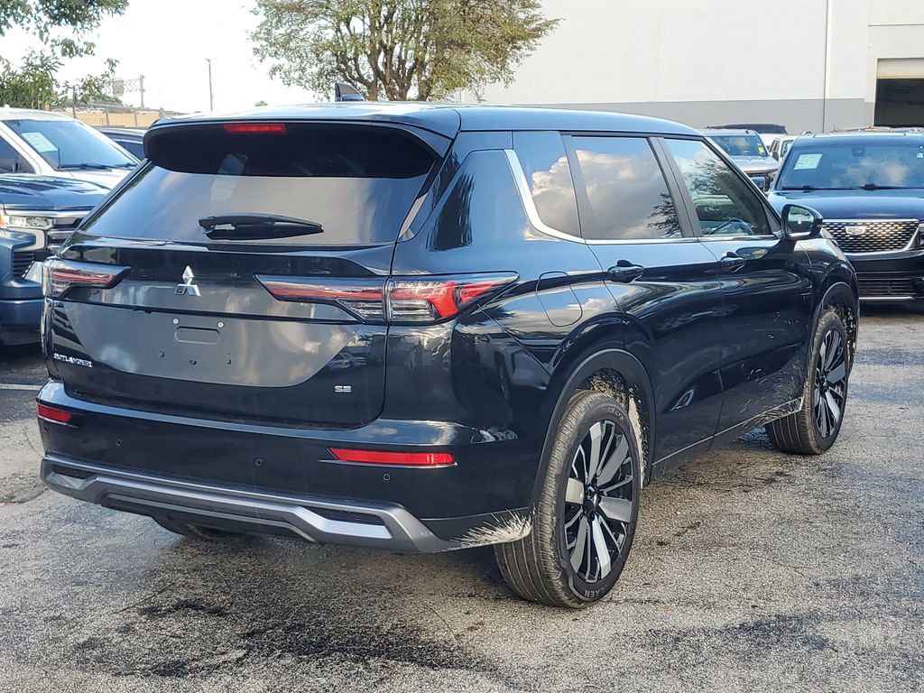 New 2026 Mitsubishi Outlander SE image 7