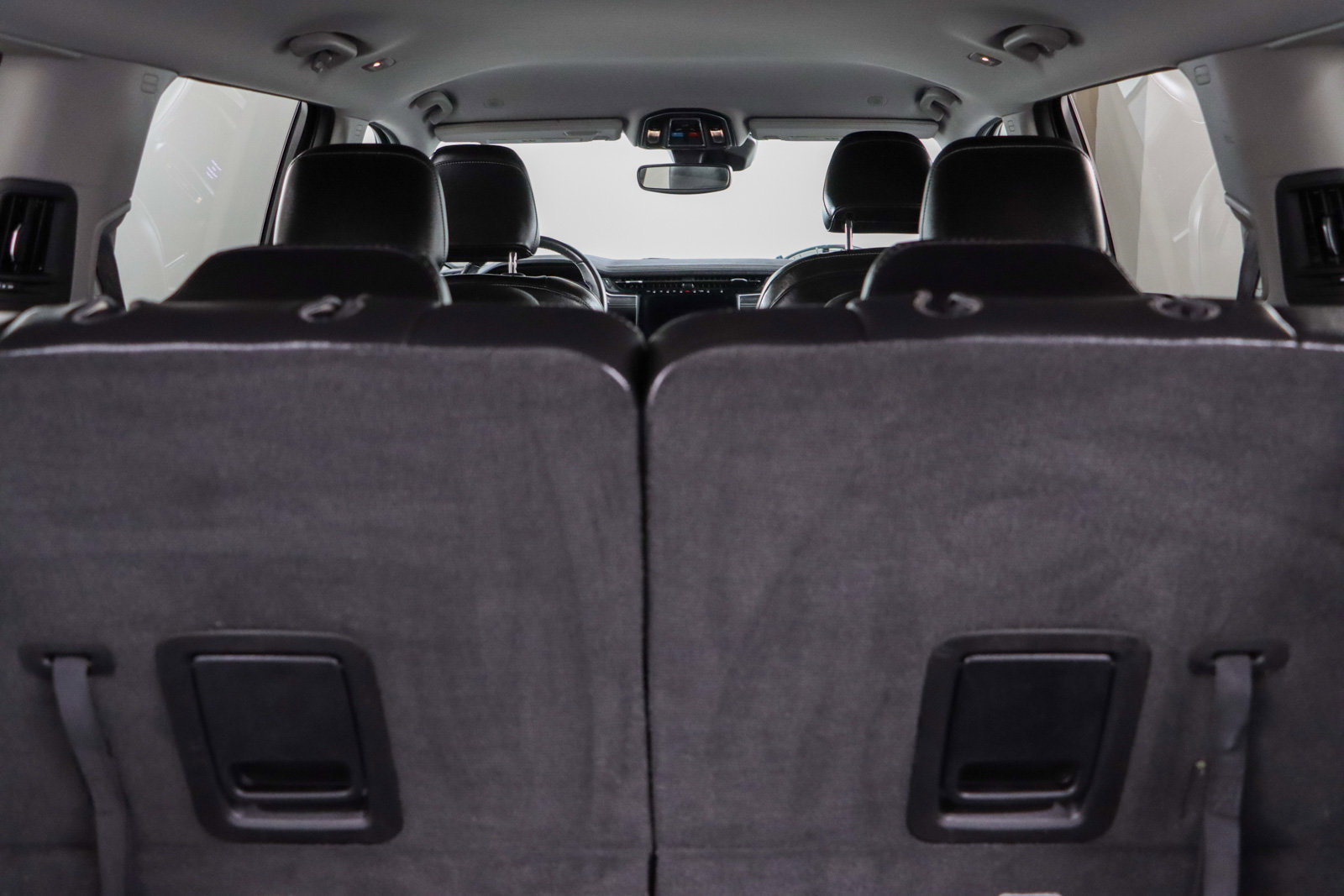 Used 2022 Jeep Grand Cherokee L Limited w/ Black Appearance Package image 31