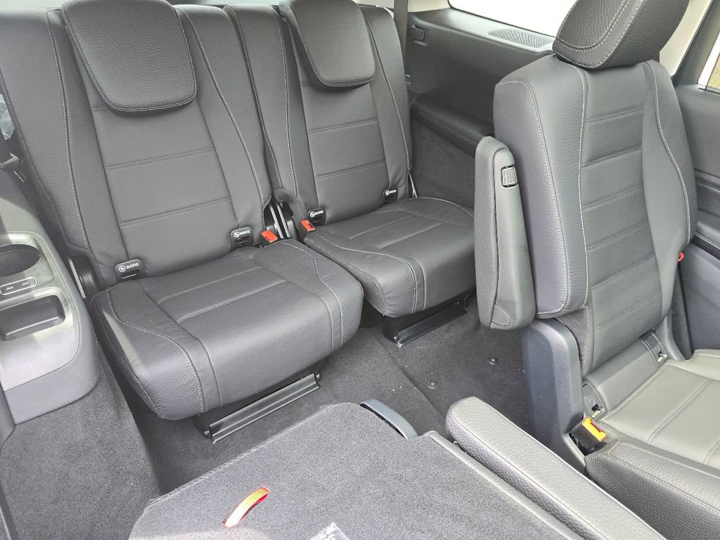 New 2026 Mercedes-Benz GLS 450 4MATIC image 21