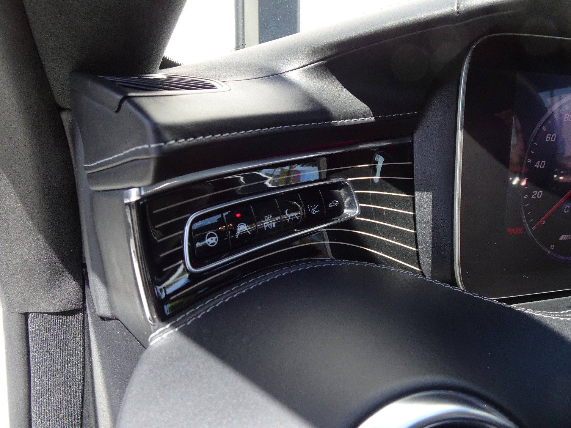Used 2018 Mercedes-Benz S 63 AMG 4MATIC Coupe w/ Carbon Fiber Package image 13