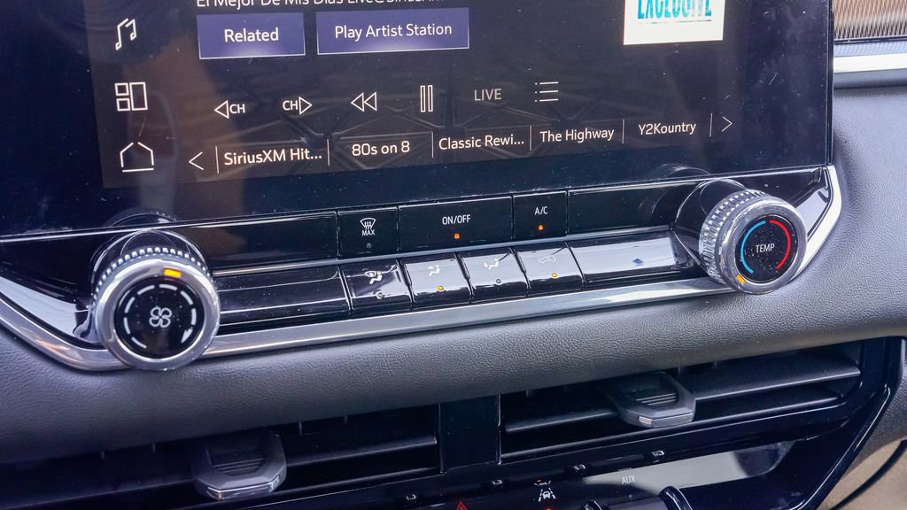 Used 2024 GMC Canyon Elevation w/ Trailering Package image 31