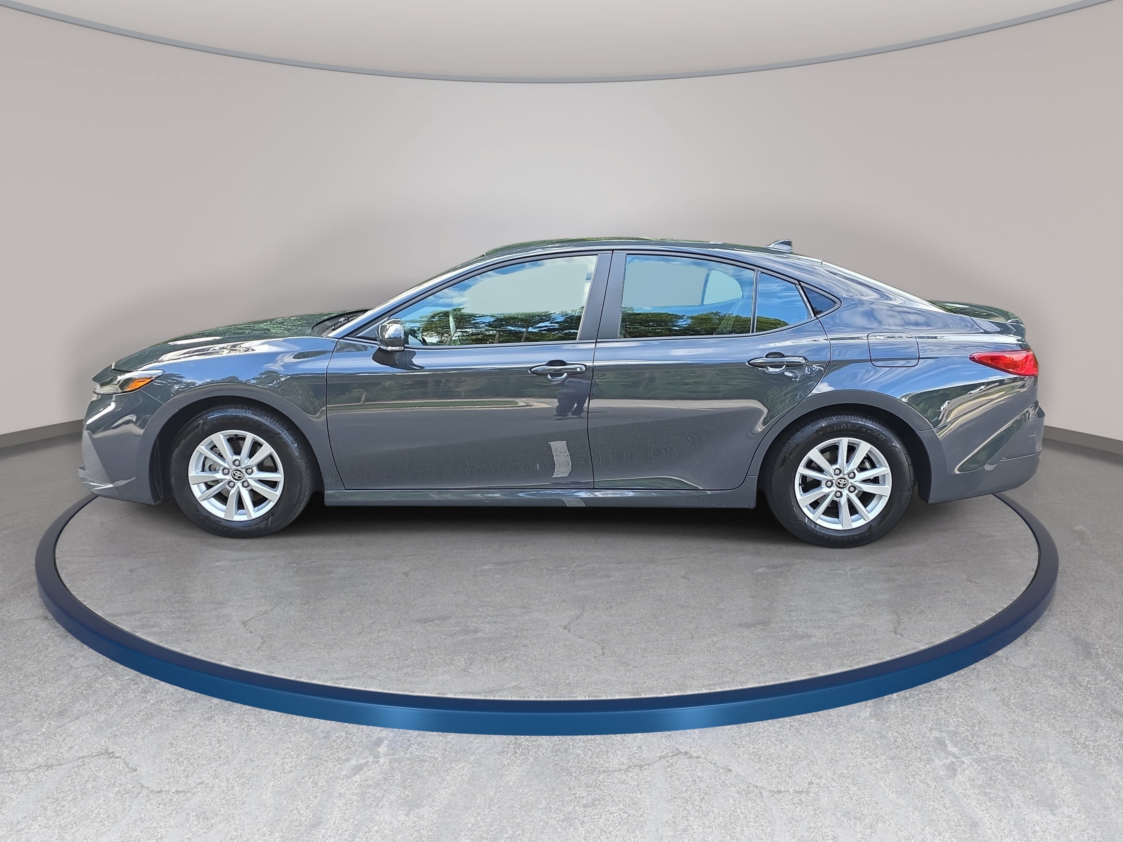 Used 2026 Toyota Camry LE w/ Convenience Package FWD image 8